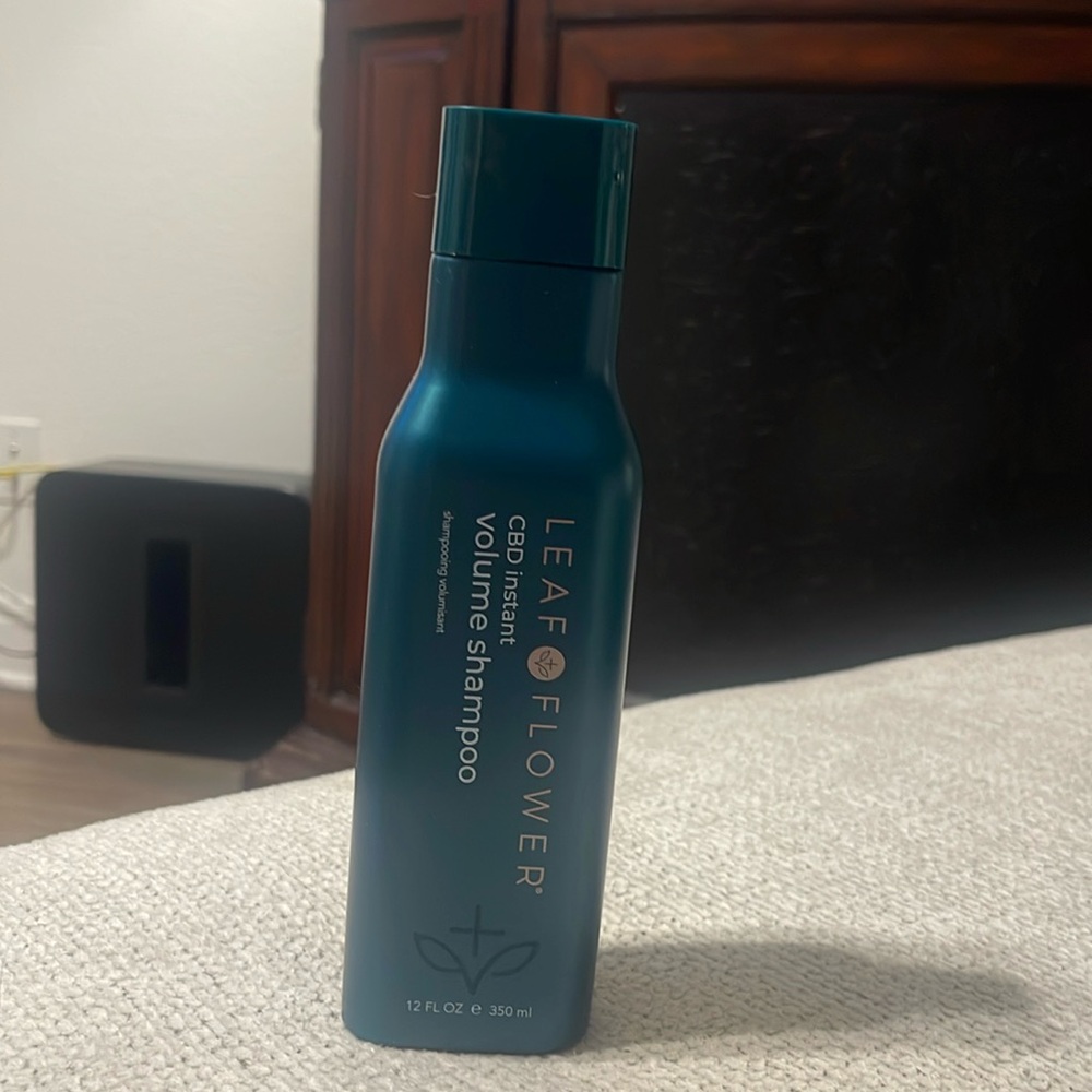 Leaf and Flower CBD Instant Volume Shampoo